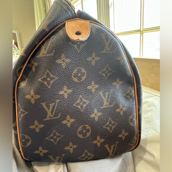 Louis Vuitton bag / Louis Vuitton hand bag / Louis Vuitton duffel bag / purse - Picture 12 of 14